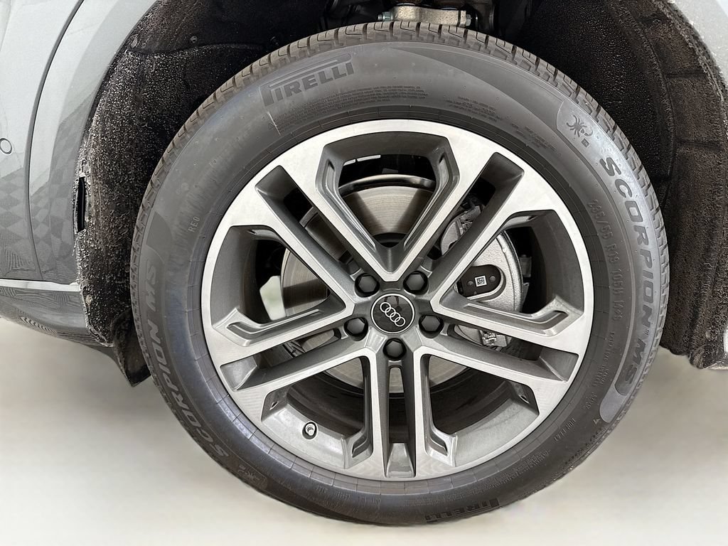 Used 2025 Audi Q5 Premium Plus w/ Premium Plus AWD/4WD image 30