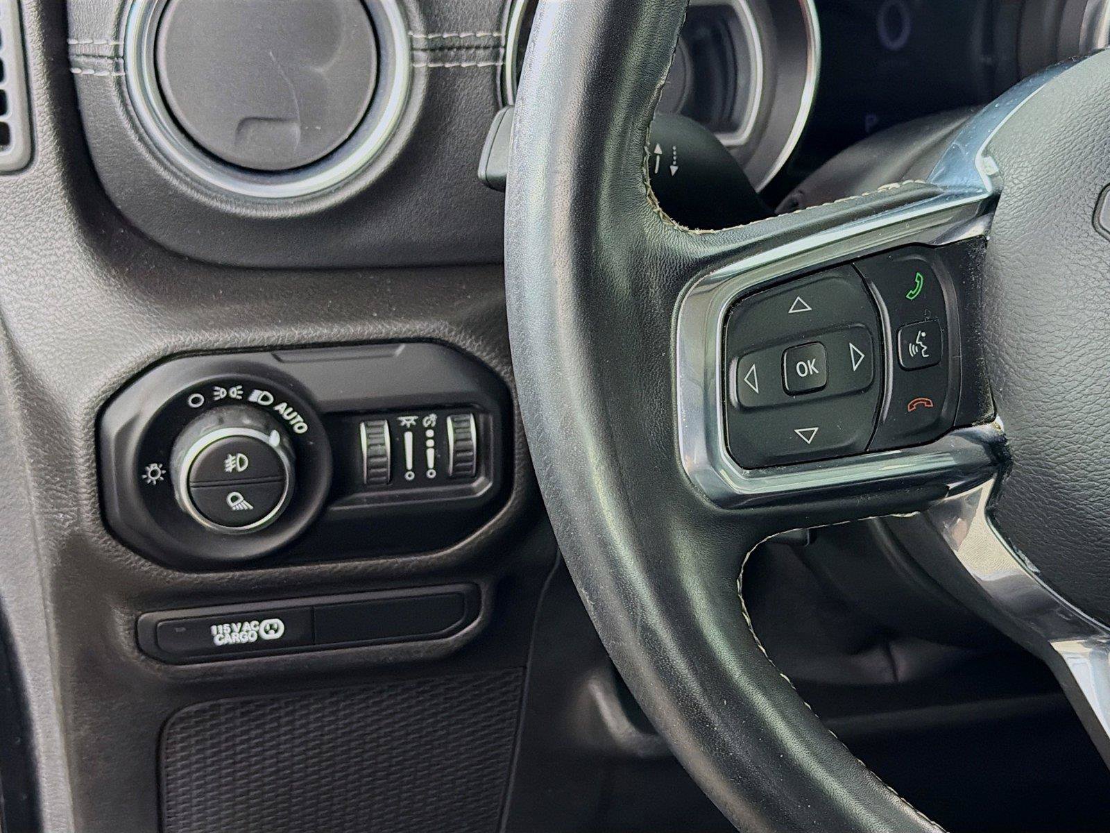 Used 2020 Jeep Gladiator Overland AWD/4WD image 17
