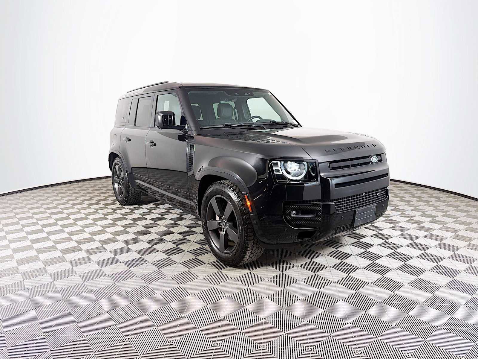 Used 2022 Land Rover Defender 110 X-Dynamic HSE AWD/4WD image 3