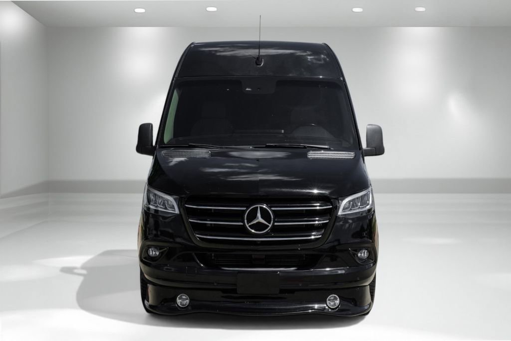 Used 2020 Mercedes-Benz Sprinter 3500 w/ Windows All Around Package image 4