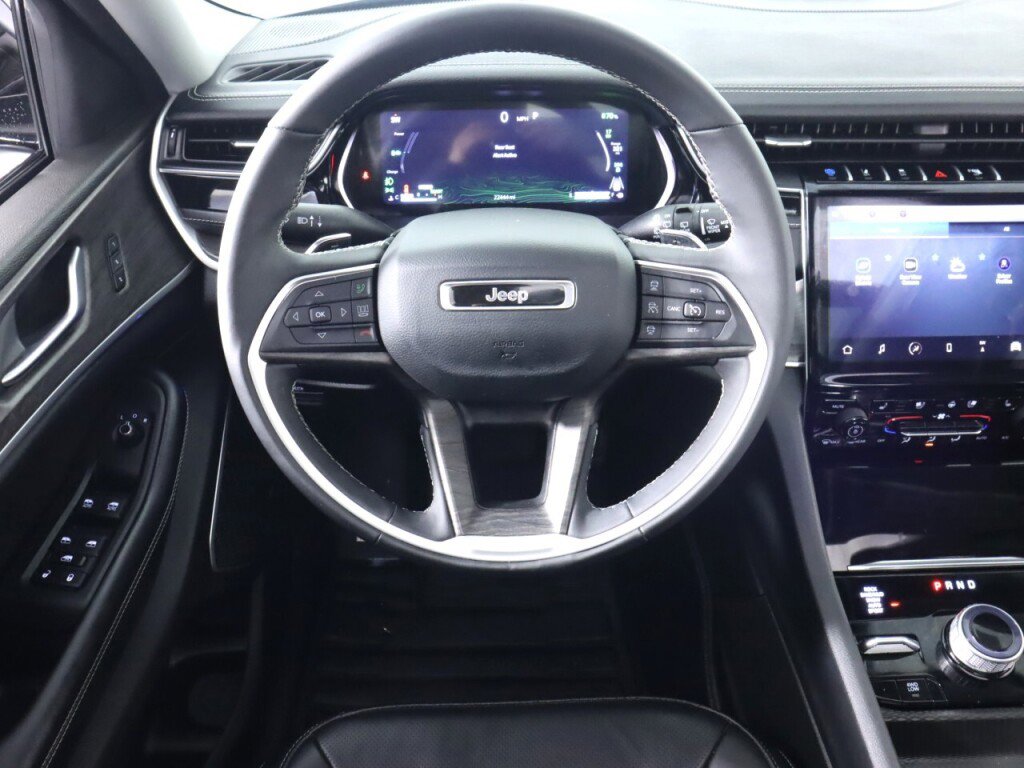 Used 2023 Jeep Grand Cherokee 30th Anniversary image 39