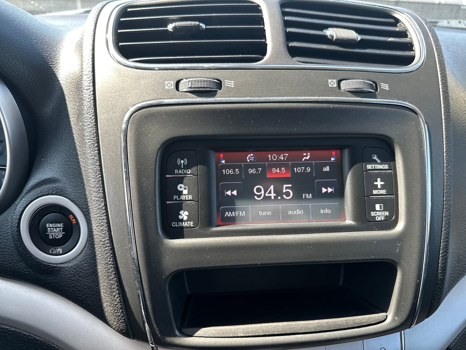 Used 2020 Dodge Journey SE image 24