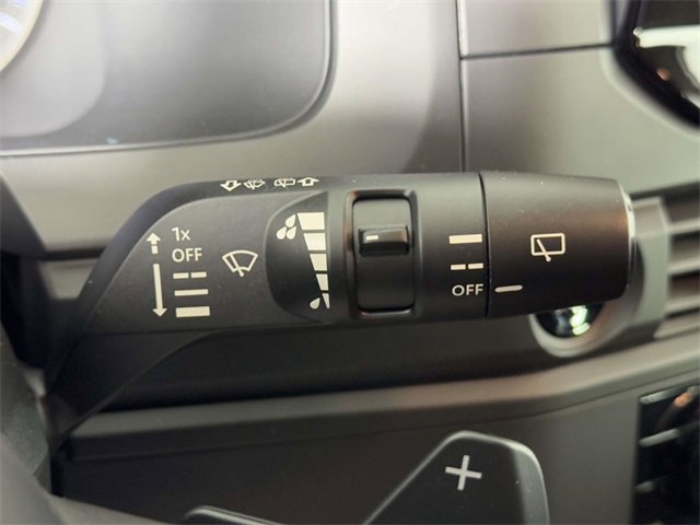 Used 2025 Nissan Pathfinder S image 24