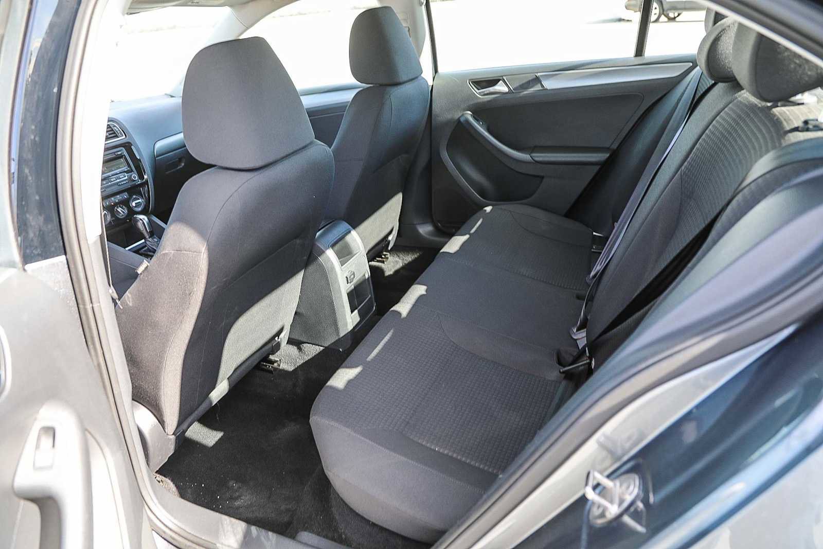 Used 2015 Volkswagen Jetta TDI S image 18