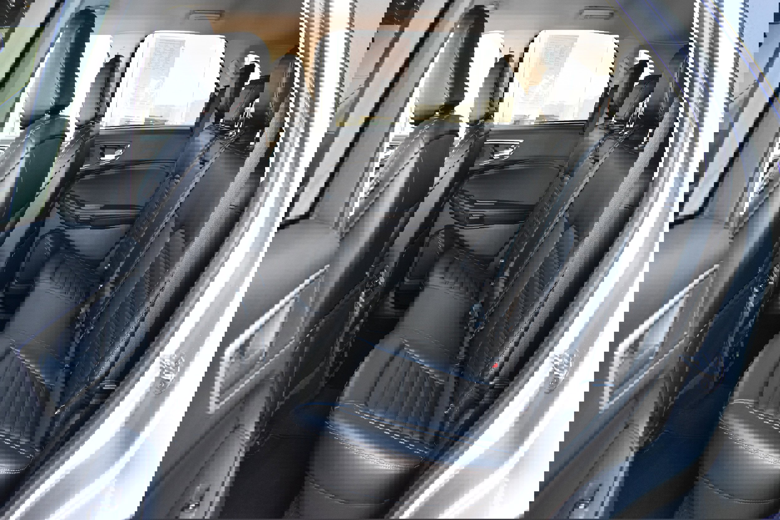 Used 2024 Ford Edge SEL image 15