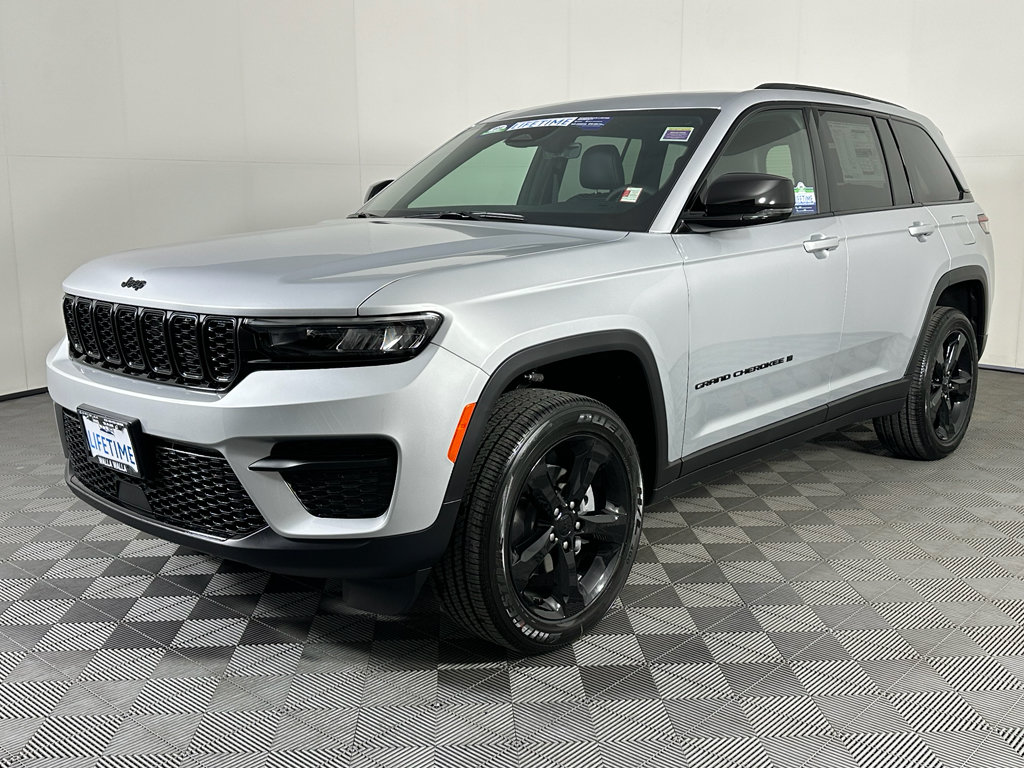New 2025 Jeep Grand Cherokee Altitude AWD/4WD image 14