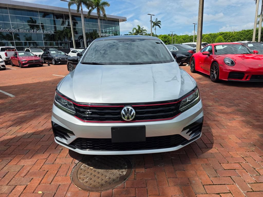 Used 2018 Volkswagen Passat 3.6 FWD image 2