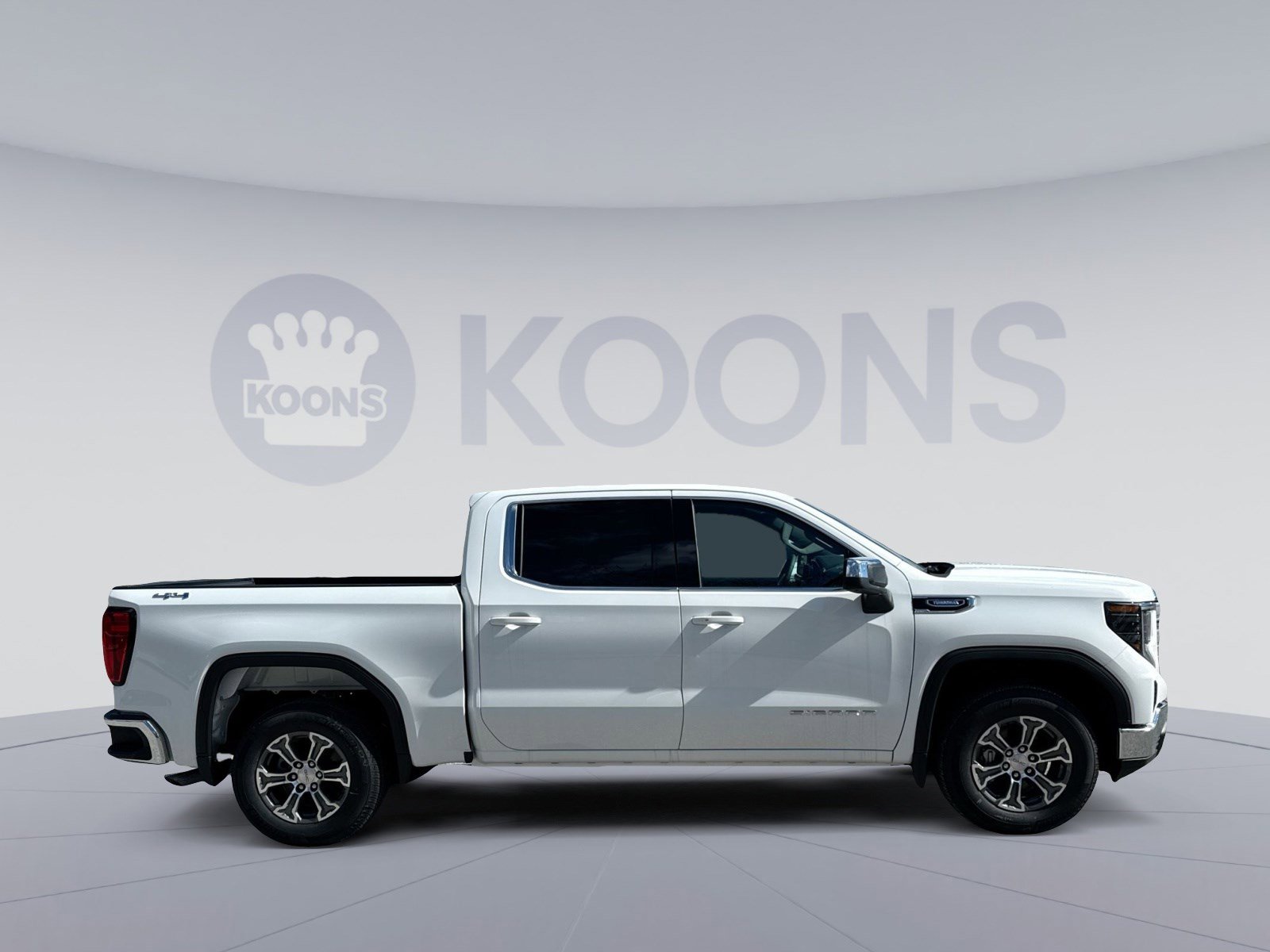 New 2026 GMC Sierra 1500 SLE image 8