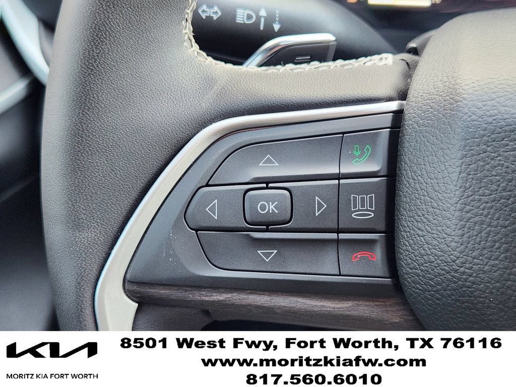Used 2025 Jeep Grand Cherokee Limited w/ Black Appearance Package AWD/4WD image 26