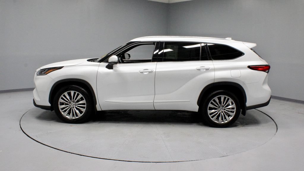 Used 2022 Toyota Highlander Platinum AWD/4WD image 6