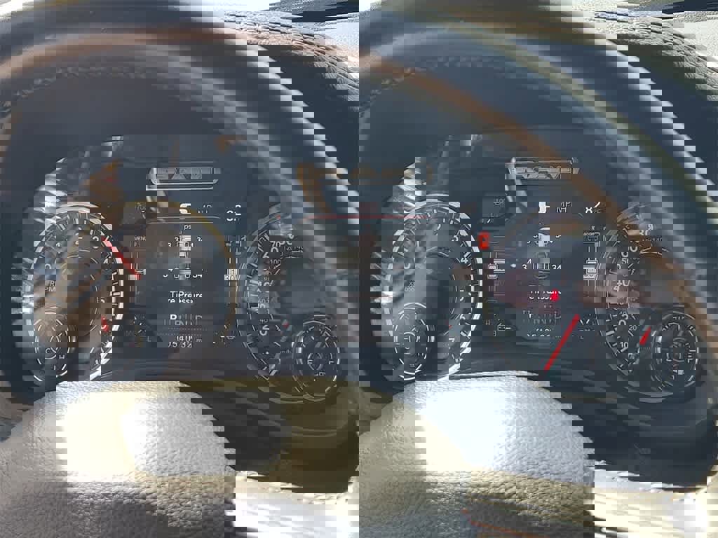 Used 2024 RAM 1500 Laramie image 25