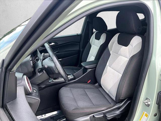 Used 2024 Chevrolet Trax RS w/ Driver Confidence Package FWD image 26