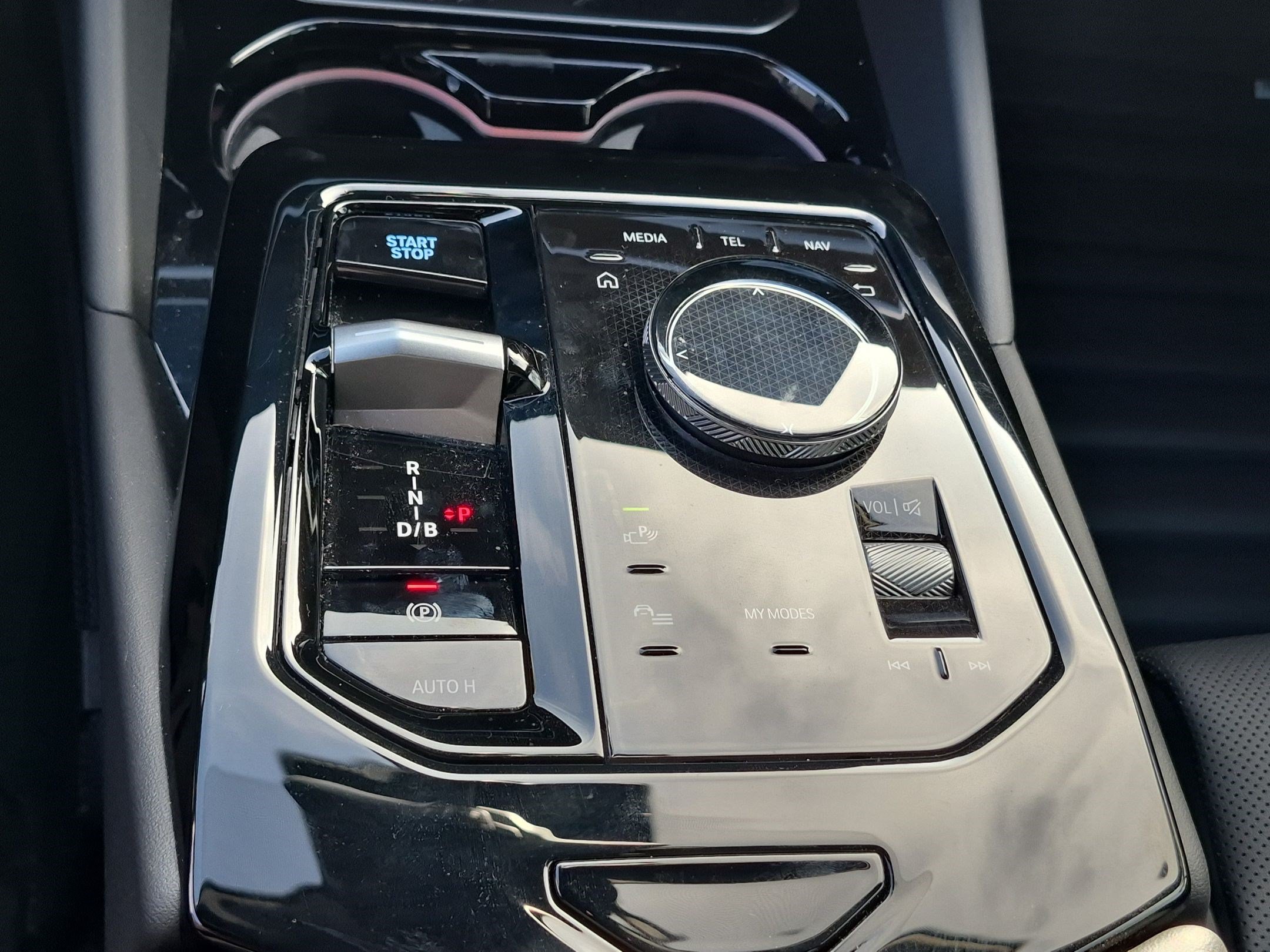 Used 2024 BMW i5 eDrive40i w/ M Sport Package RWD image 25