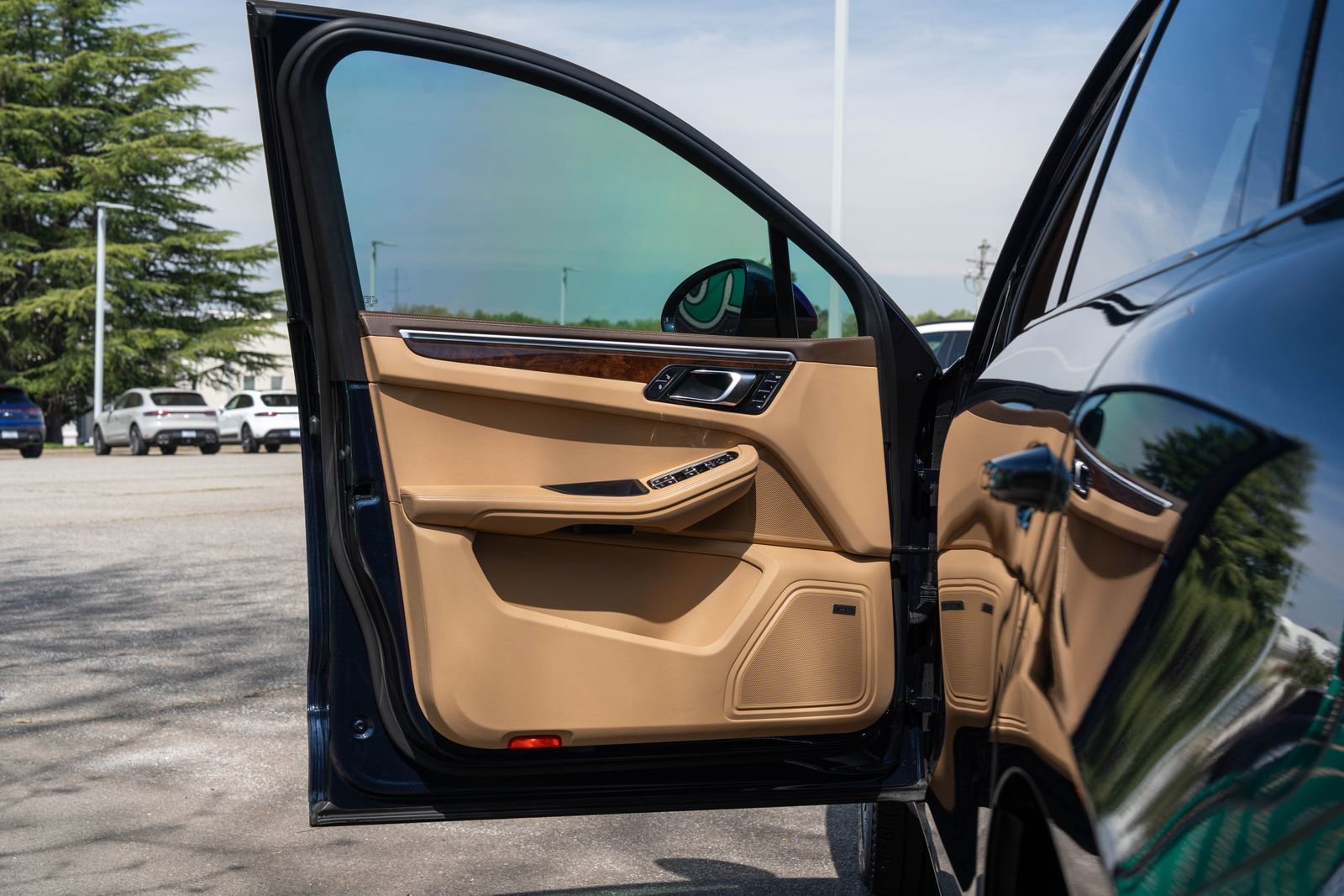 Certified 2018 Porsche Macan S image 20