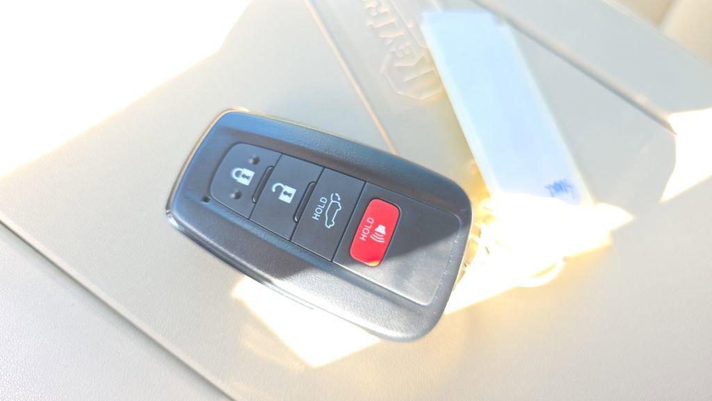 Used 2023 Toyota Highlander XLE image 36