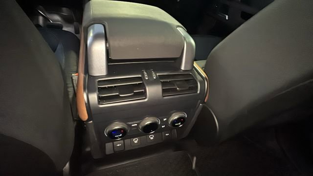 Used 2022 Land Rover Defender 110 X-Dynamic SE image 22