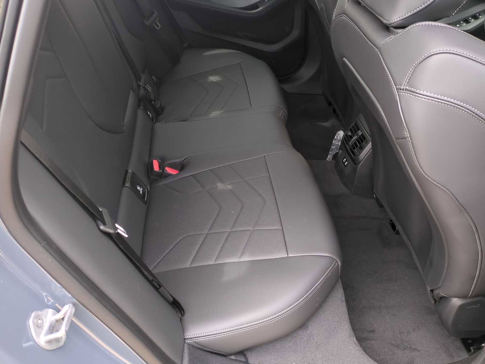 Used 2025 BMW M235i xDrive w/ Technology Package image 38