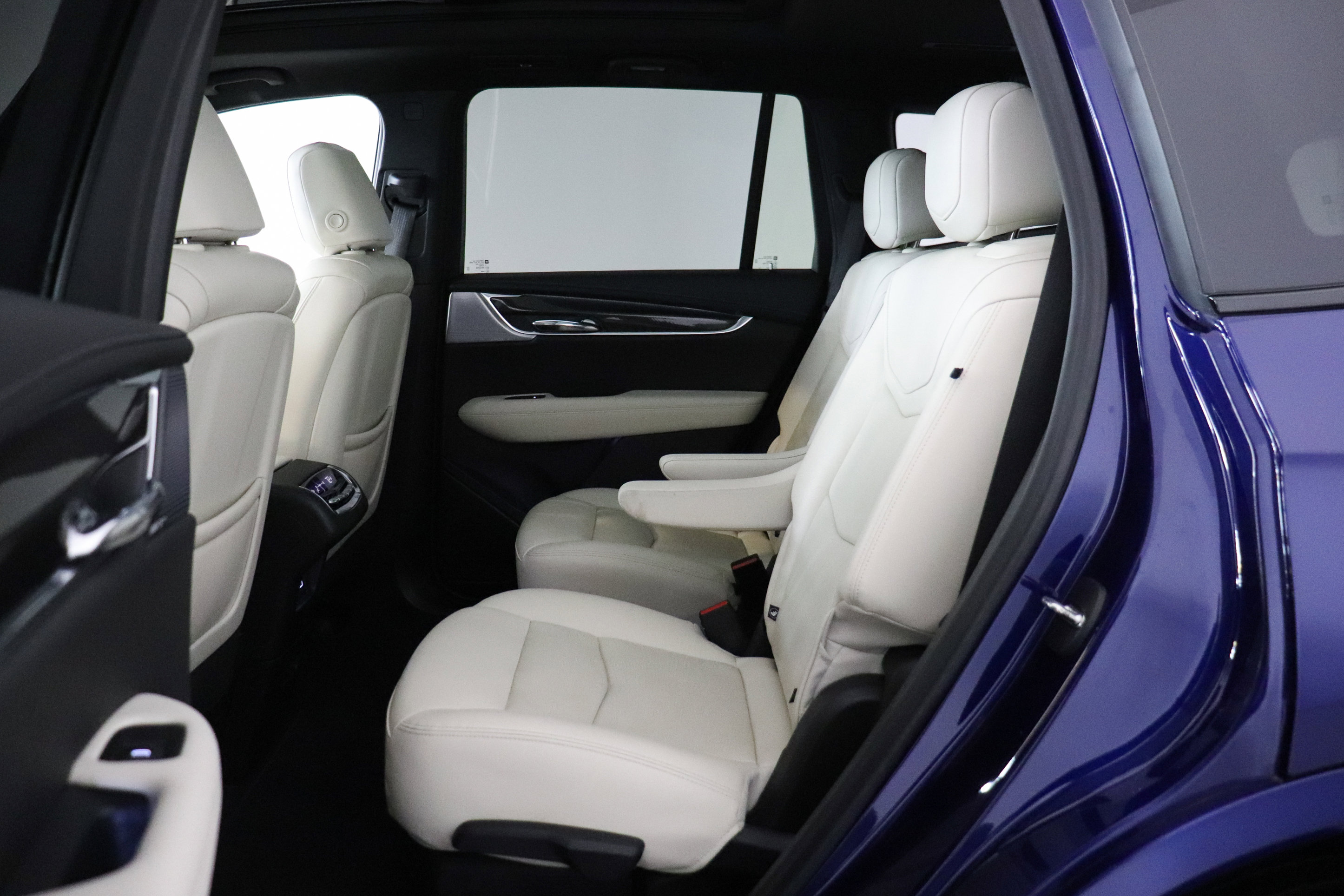 Used 2023 Cadillac XT6 Sport w/ Technology Package image 19