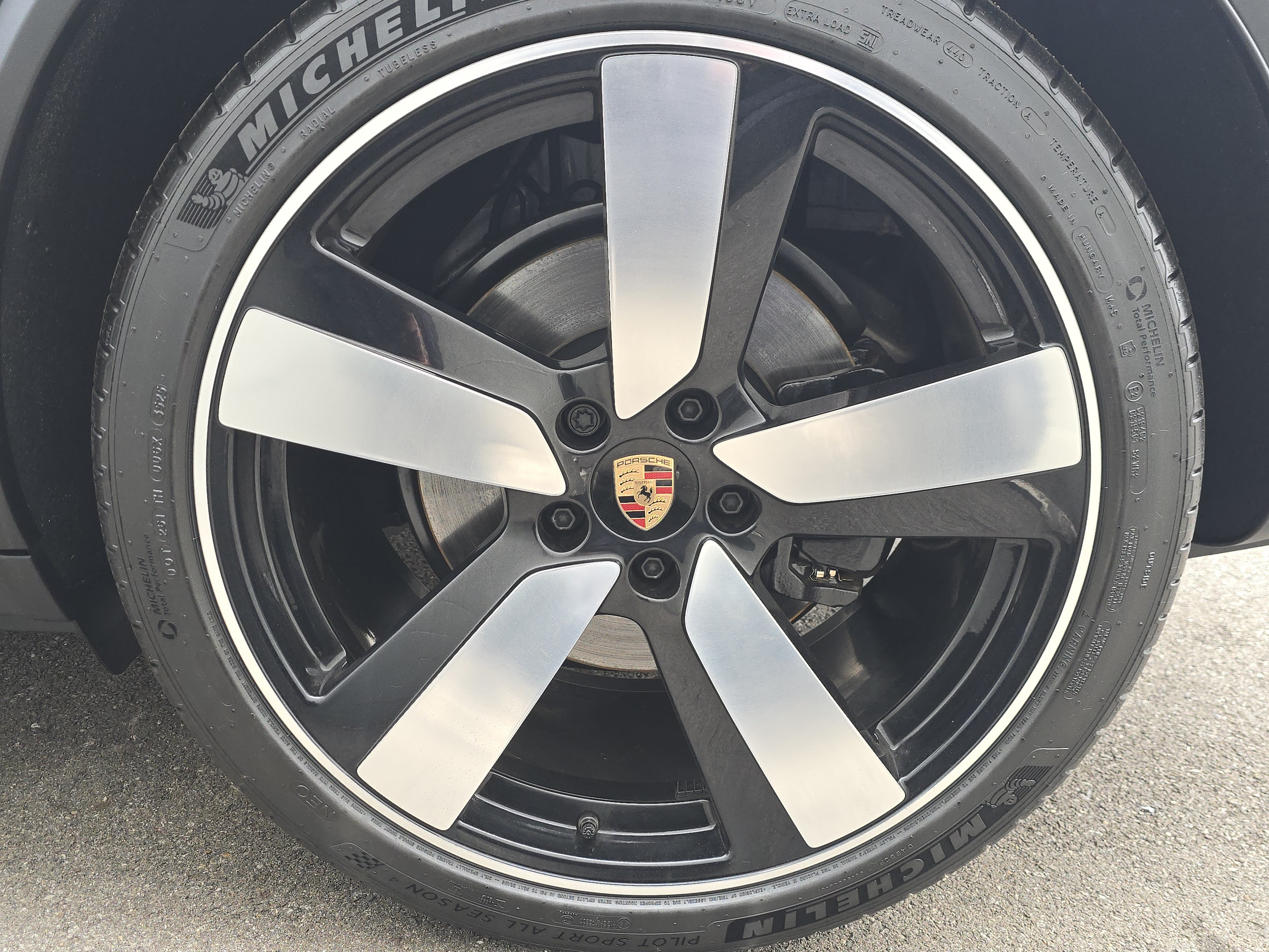 New 2026 Porsche Macan 4 Electric AWD/4WD image 27