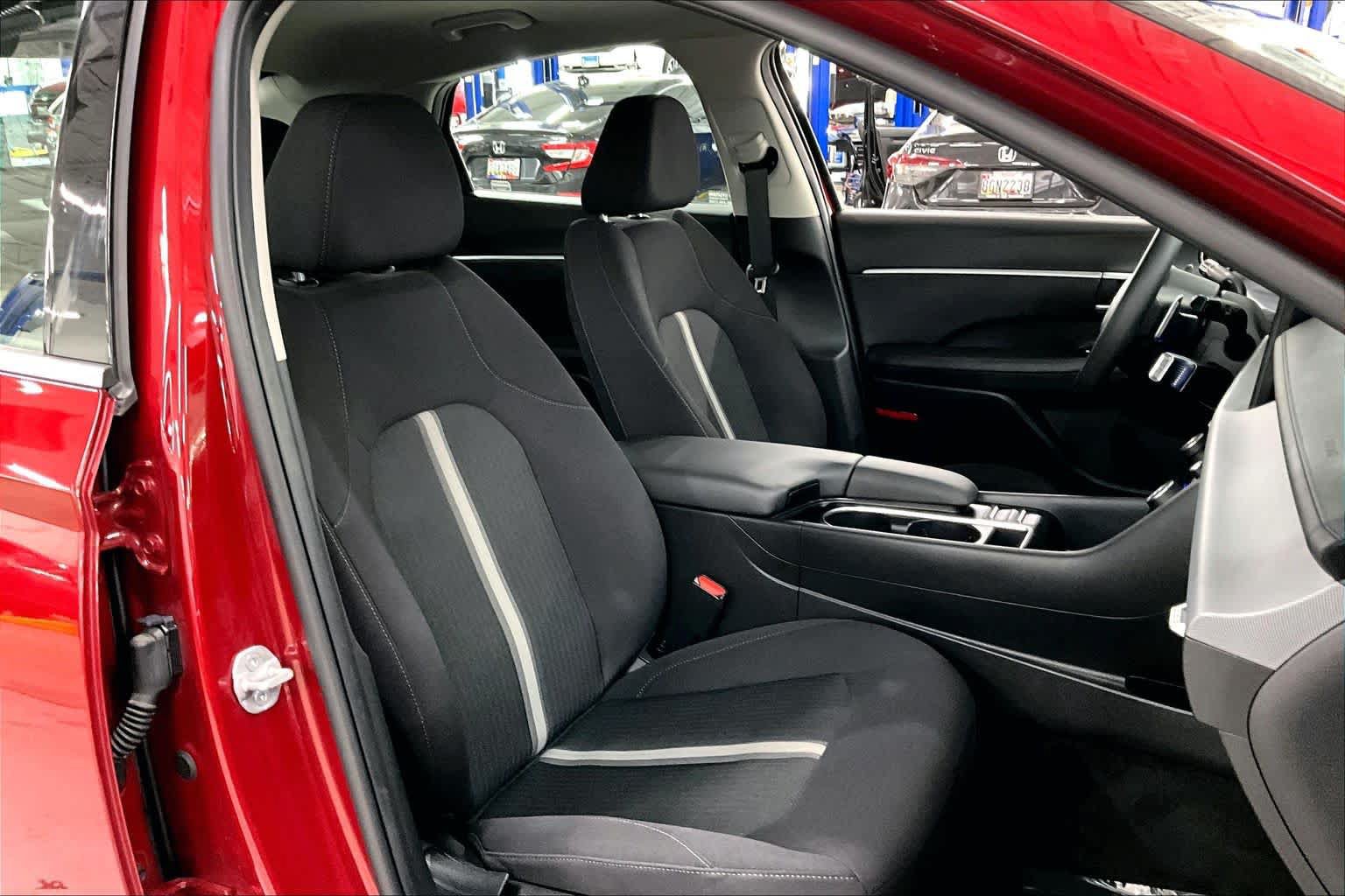 Used 2025 Hyundai Sonata SEL FWD image 9