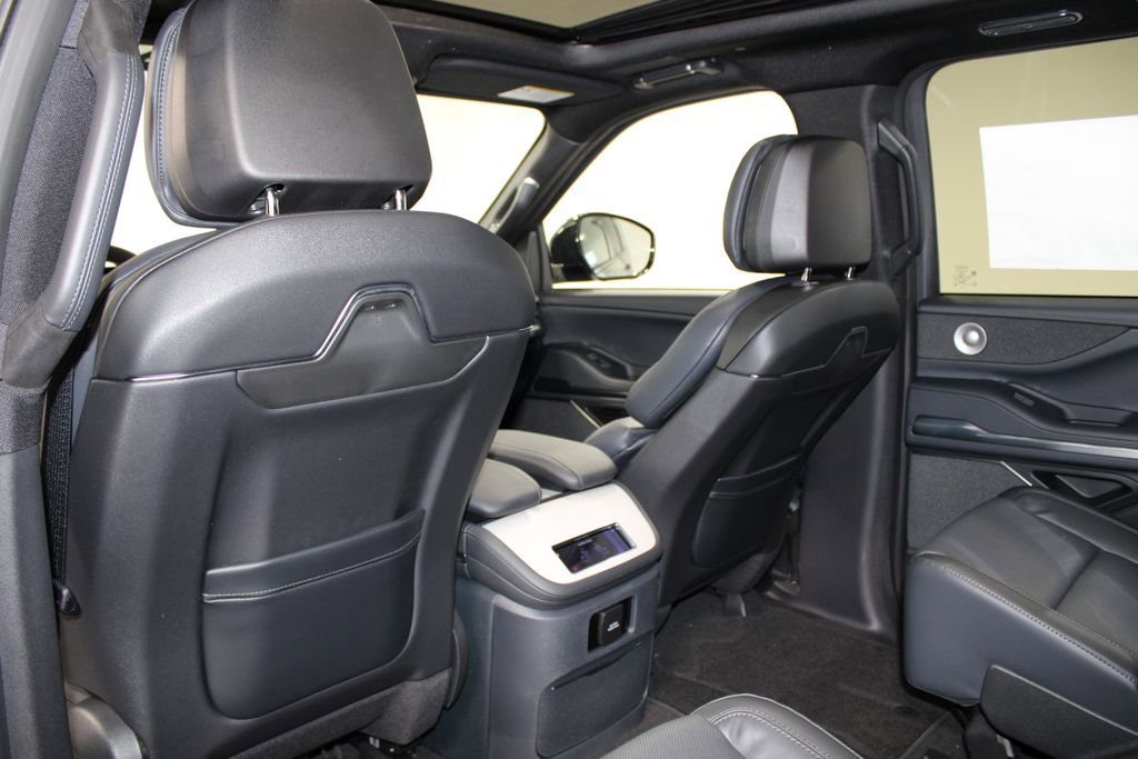 New 2026 Lincoln Navigator L Reserve w/ Jet Appearance Package image 30