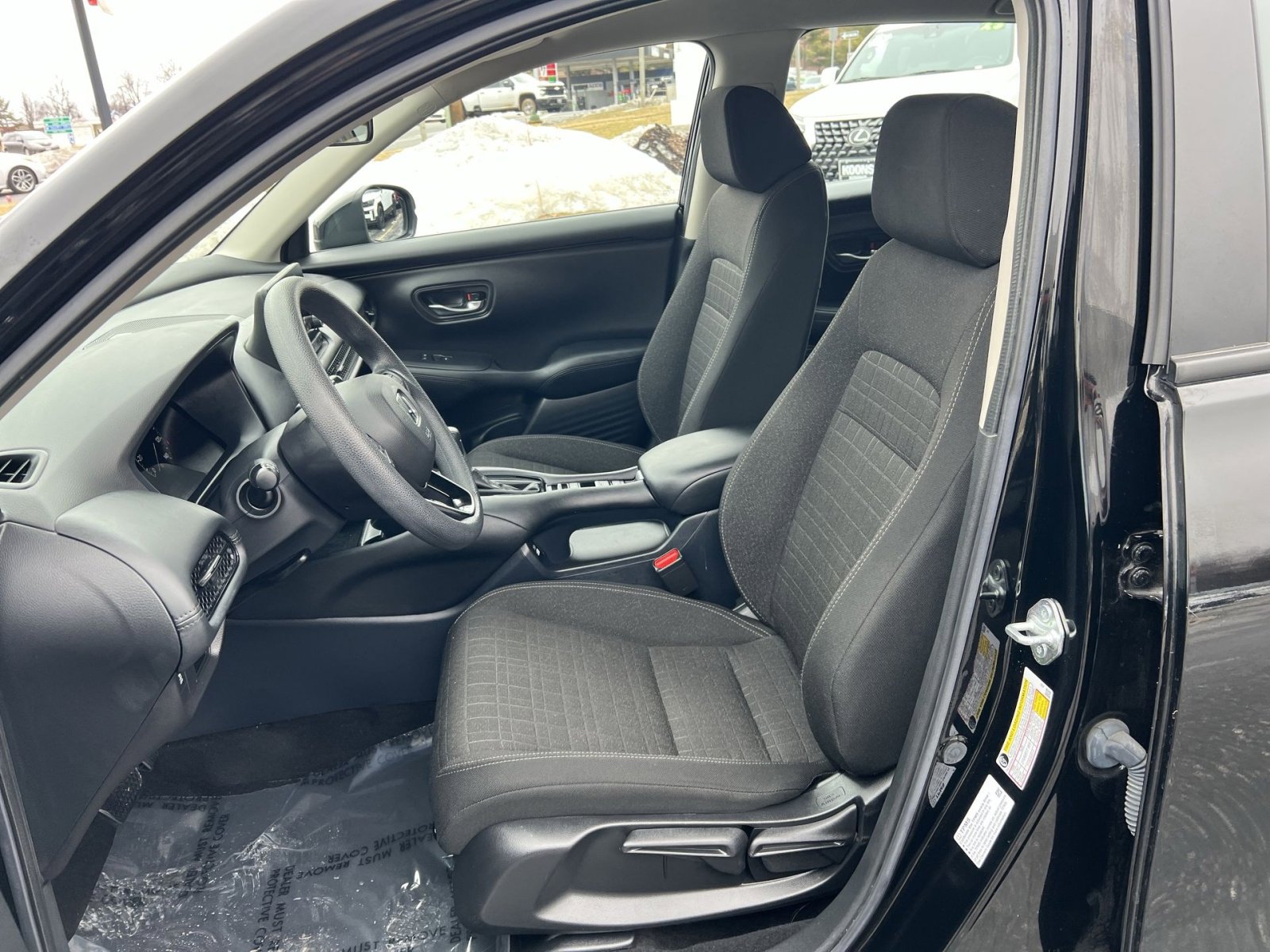 Used 2023 Honda HR-V LX image 13