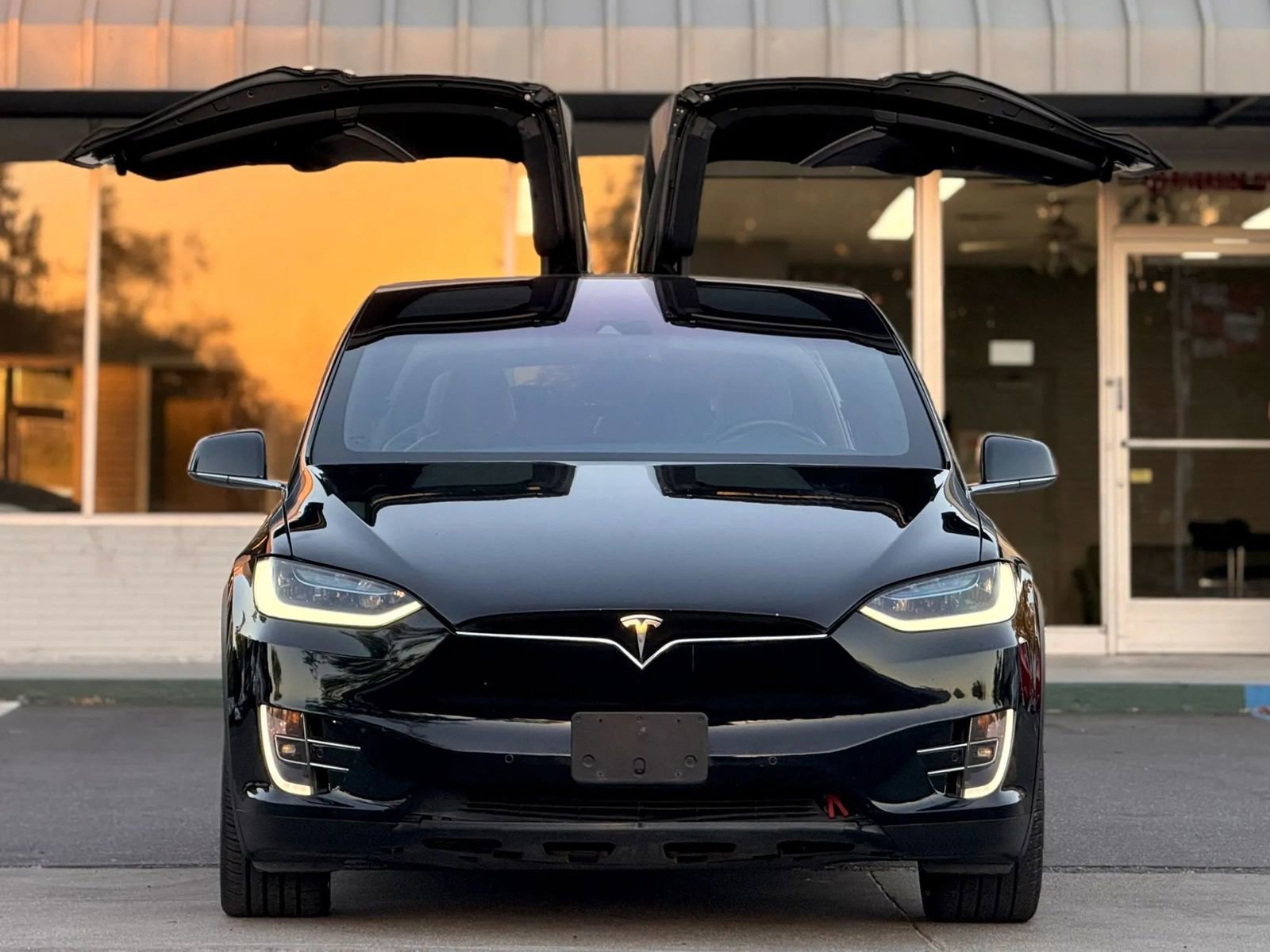 Used 2016 Tesla Model X 90D image 3