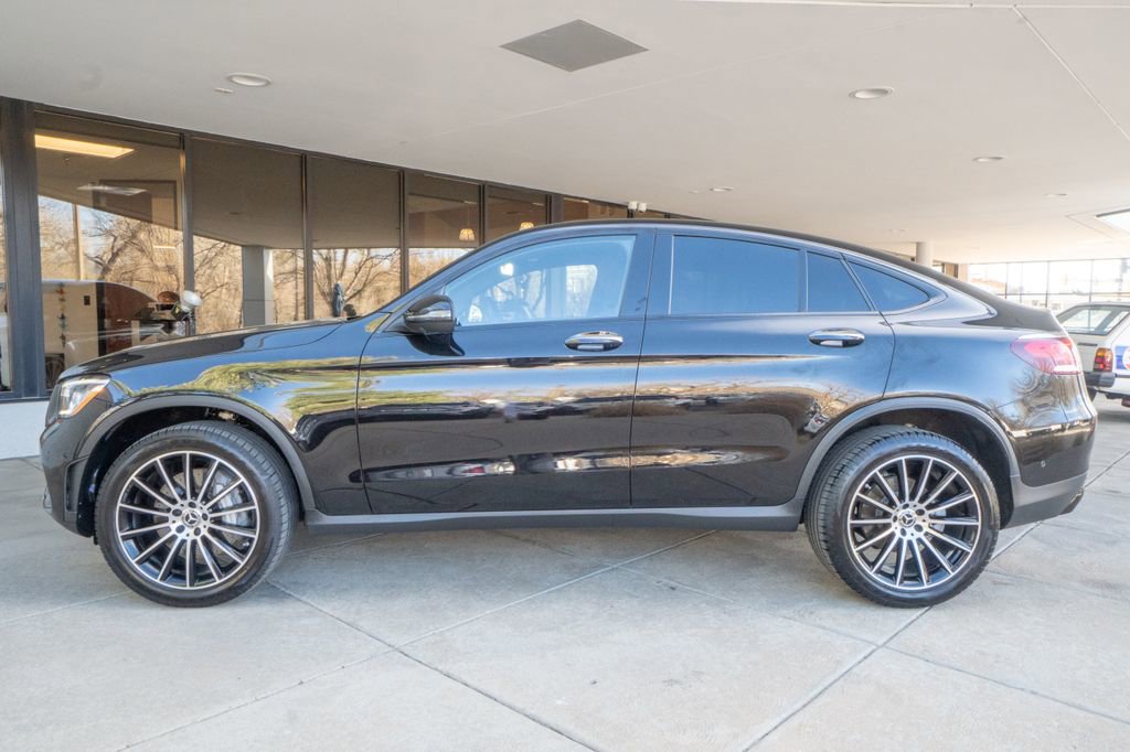Used 2023 Mercedes-Benz GLC 300 4MATIC Coupe image 4