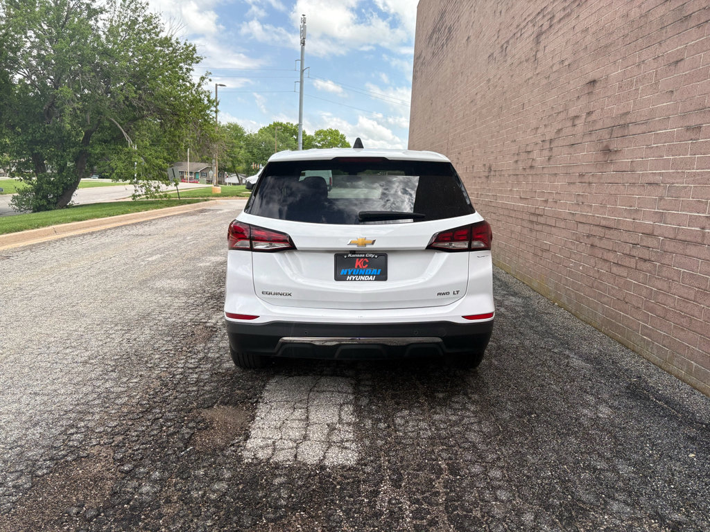 Used 2024 Chevrolet Equinox LT AWD/4WD image 4