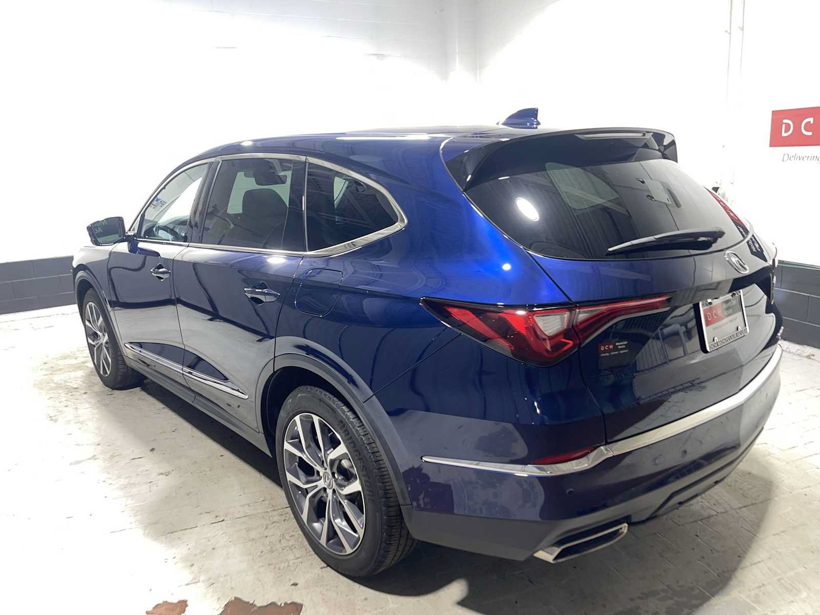 Certified 2024 Acura MDX w/ Technology Package AWD/4WD image 4