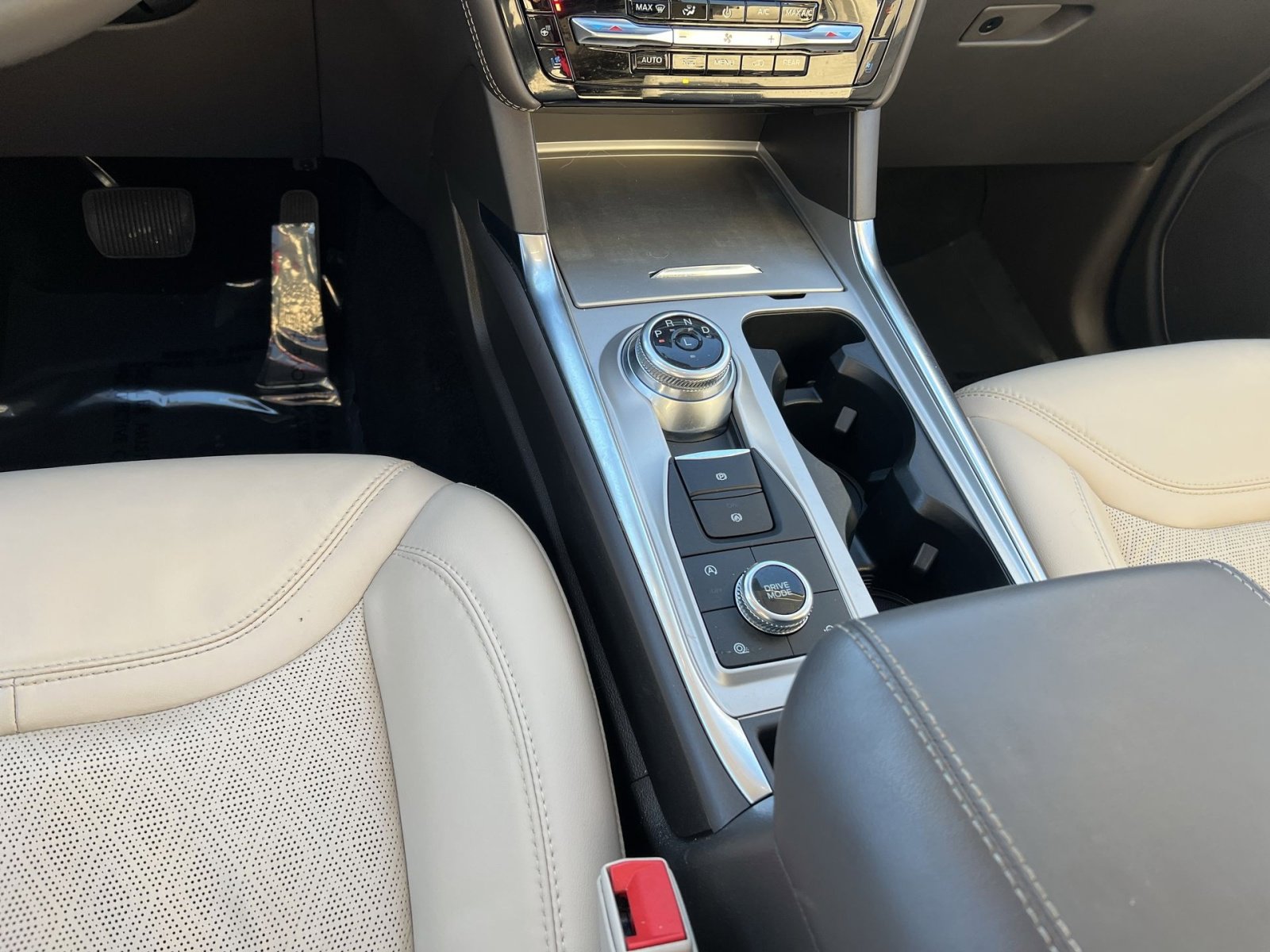 Used 2023 Ford Explorer Platinum w/ Technology Package image 23