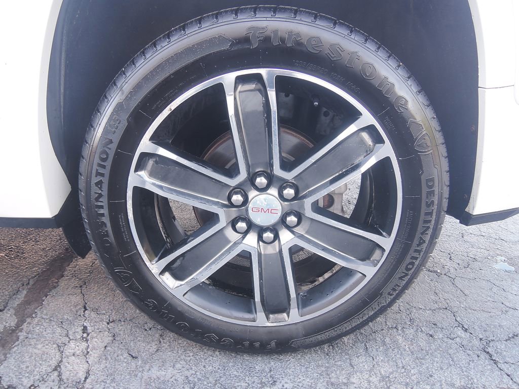 Used 2017 GMC Acadia Denali w/ Technology Package AWD/4WD image 7