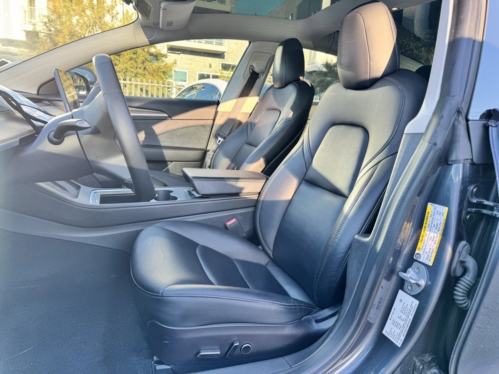 Used 2023 Tesla Model 3 Standard Range image 15