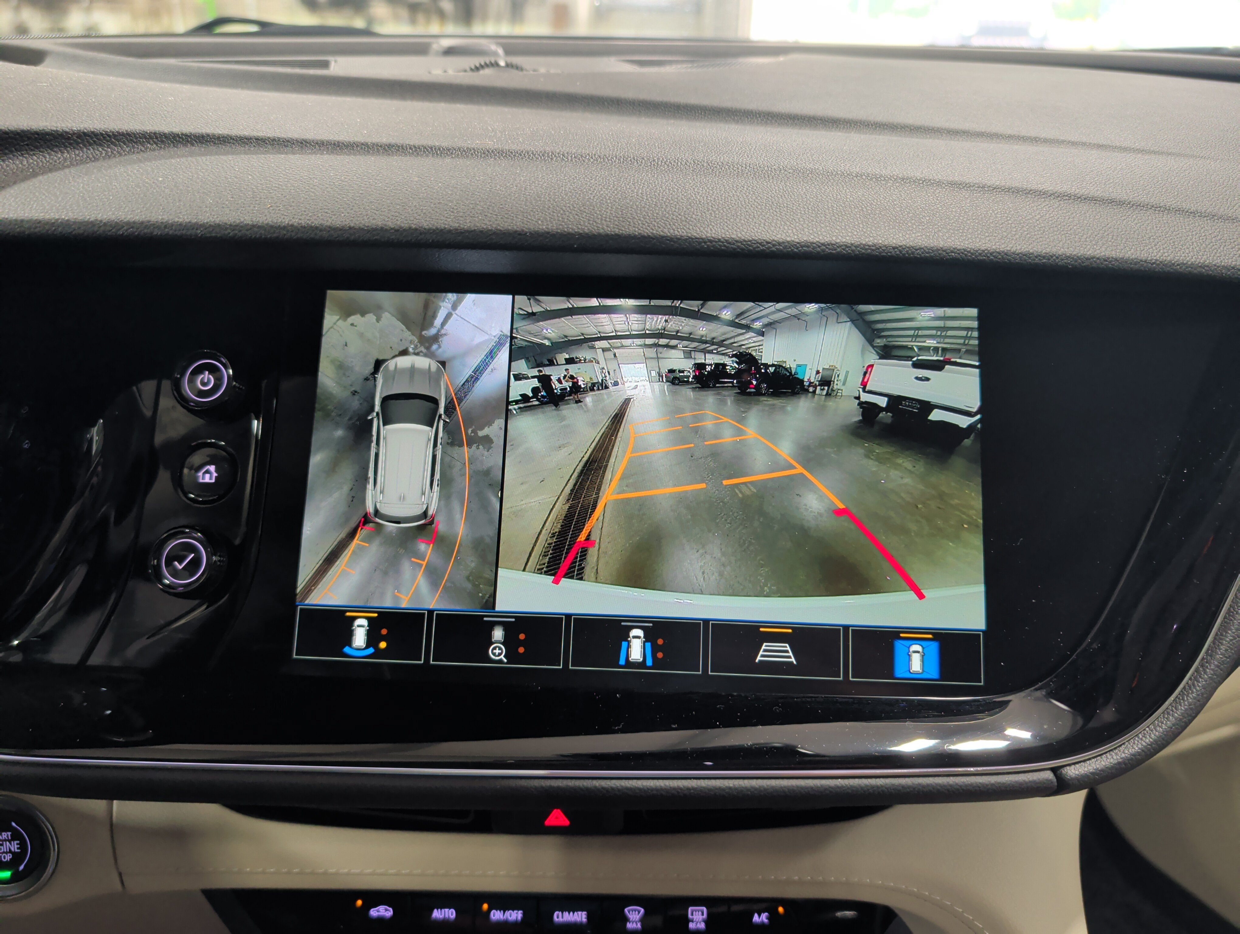 Used 2023 Buick Envision Avenir AWD/4WD image 14