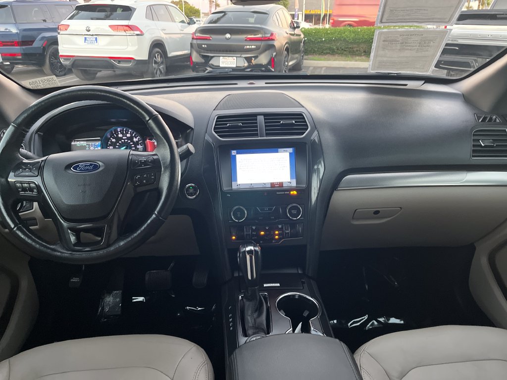 Used 2018 Ford Explorer XLT w/ Equipment Group 202A AWD/4WD image 21