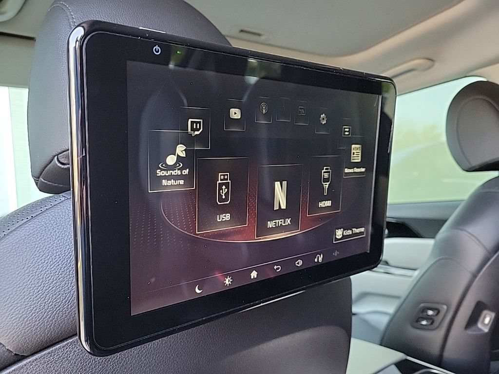 Used 2022 Kia Carnival SX Prestige FWD image 13