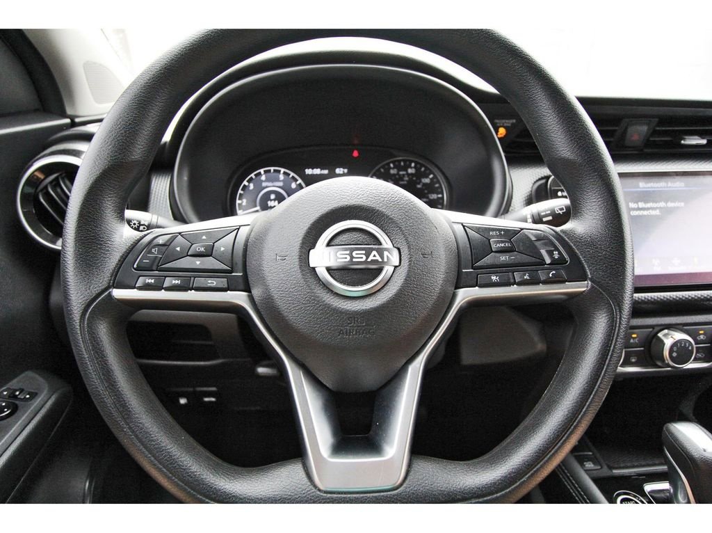 Used 2023 Nissan Kicks SV w/ Interior Electronics Package FWD image 14