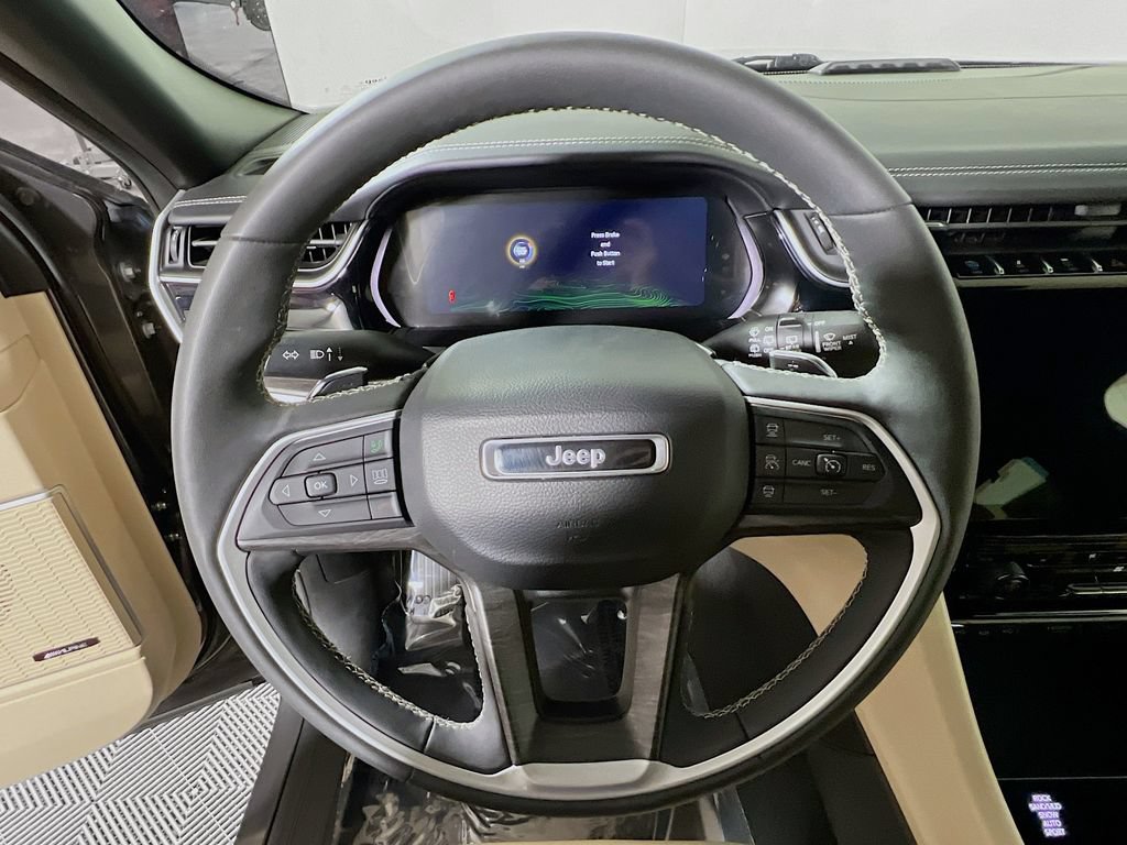 Used 2022 Jeep Grand Cherokee Limited 4xe w/ Luxury Tech Group II AWD/4WD image 10
