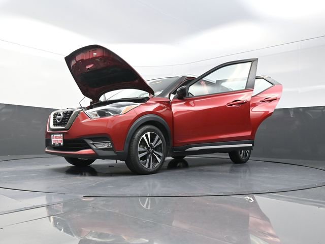 Used 2019 Nissan Kicks SR w/ SR Premium Package image 12