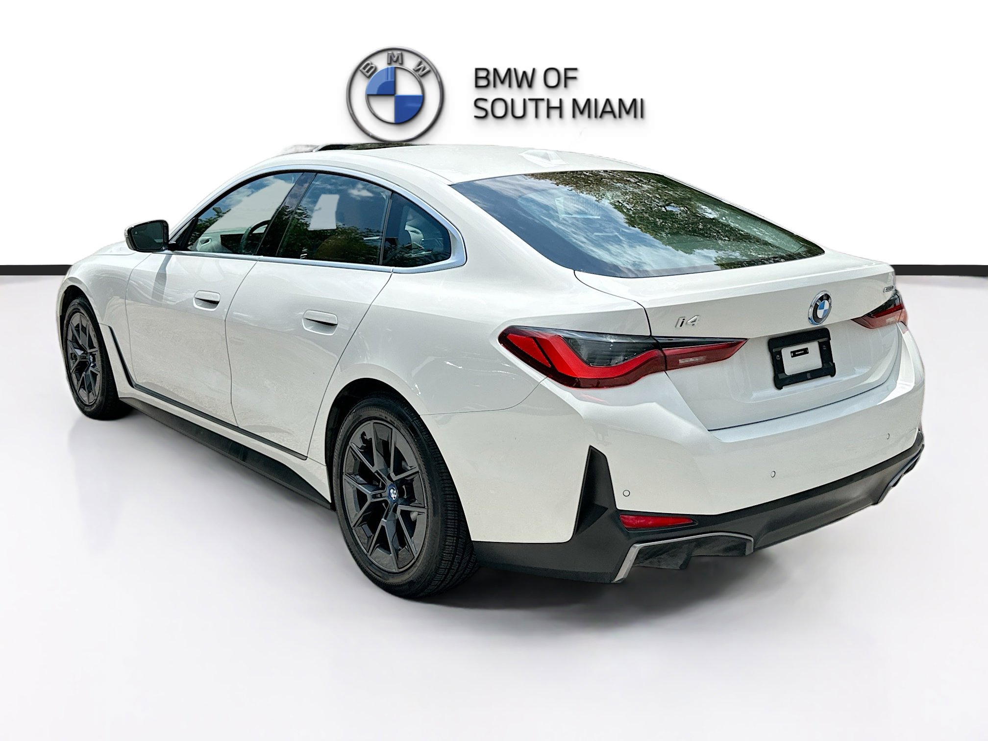 Used 2023 BMW i4 eDrive35 RWD image 5