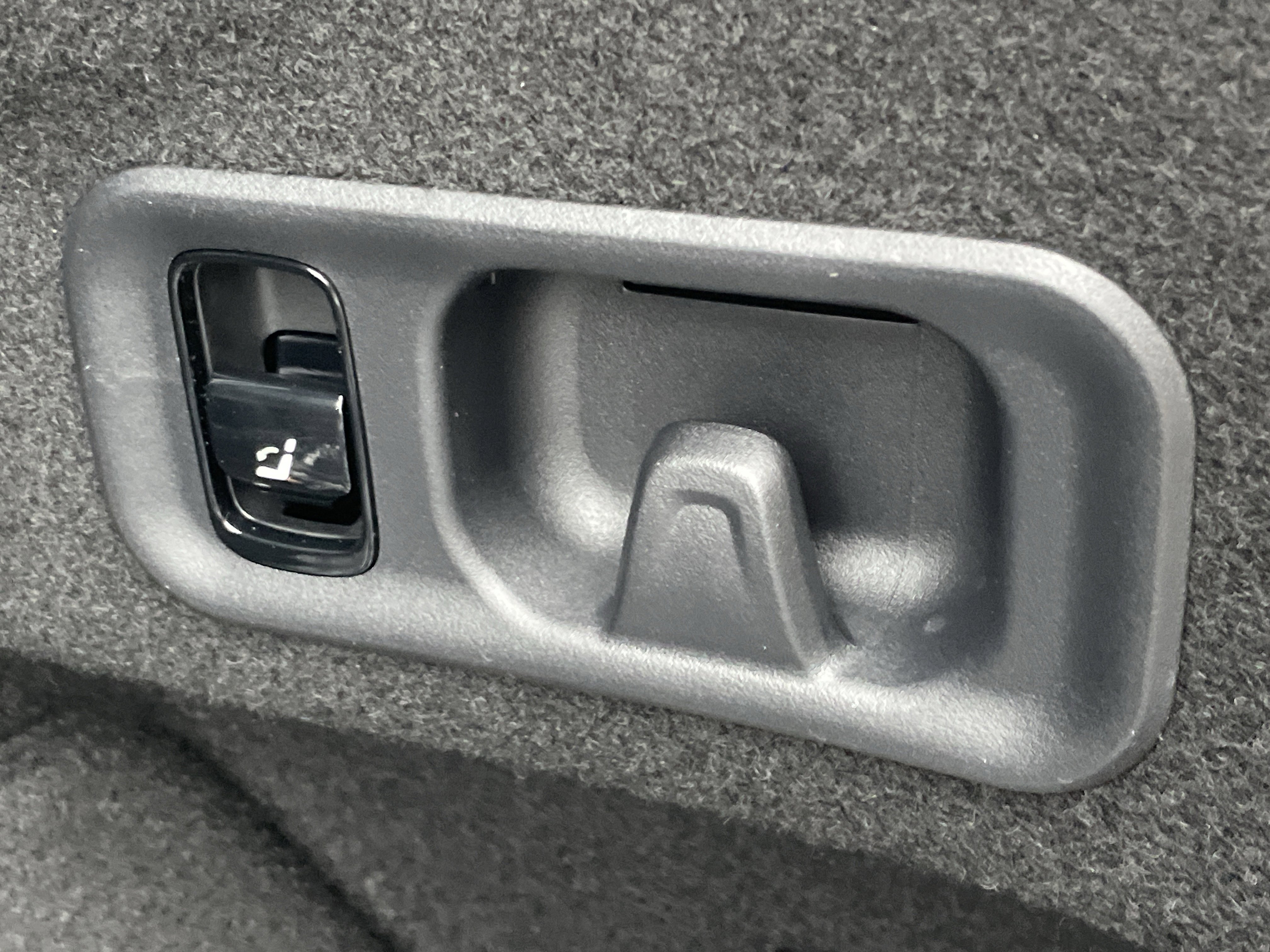 New 2026 Mercedes-Benz E 53 AMG e 4MATIC Sedan image 11