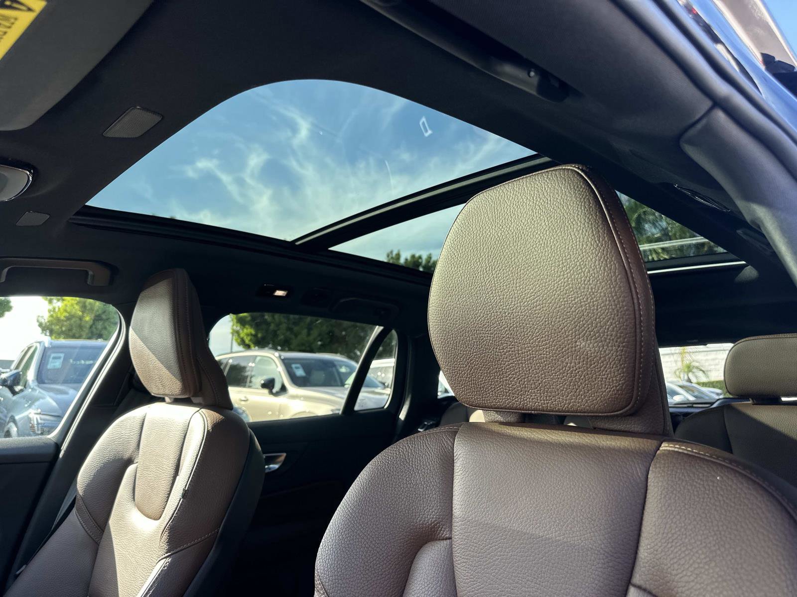 Certified 2025 Volvo V60 B5 Cross Country Plus image 35