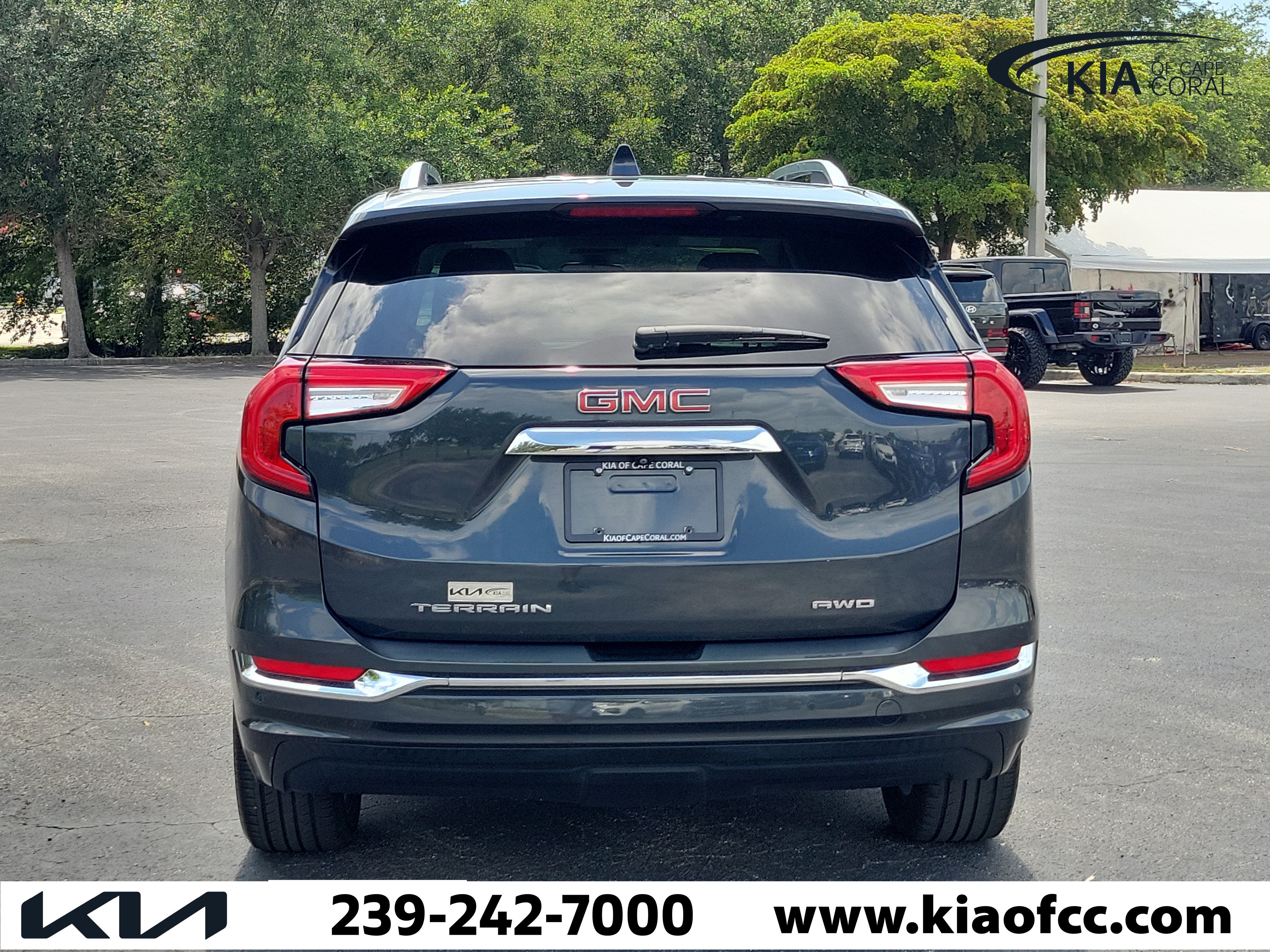 Used 2022 GMC Terrain Denali w/ LPO, Floor Liner Package AWD/4WD image 5