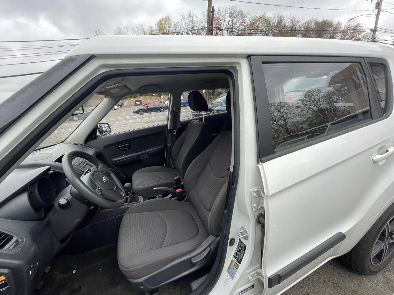 Used 2013 Kia Soul FWD image 9