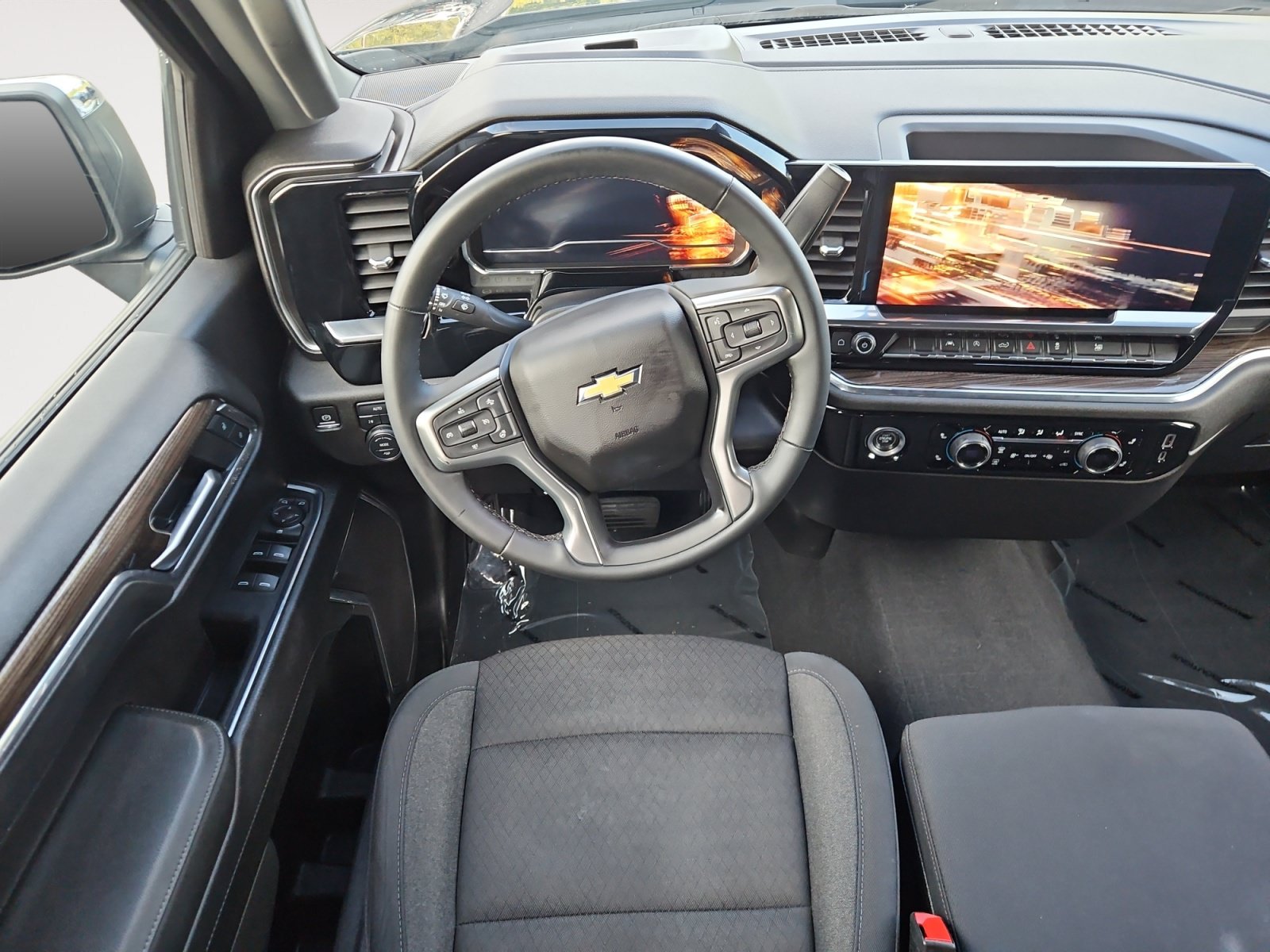 Used 2024 Chevrolet Silverado 1500 LT AWD/4WD image 17
