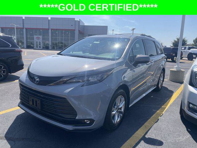 Certified 2022 Toyota Sienna XLE Woodland Edition AWD/4WD image 12