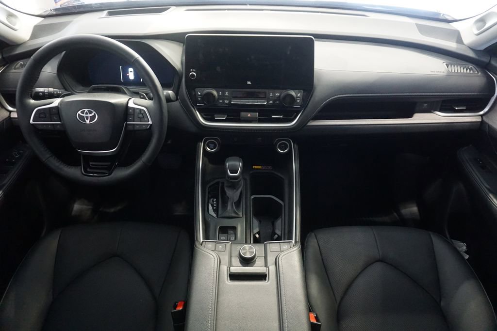 Used 2024 Toyota Grand Highlander Platinum image 28