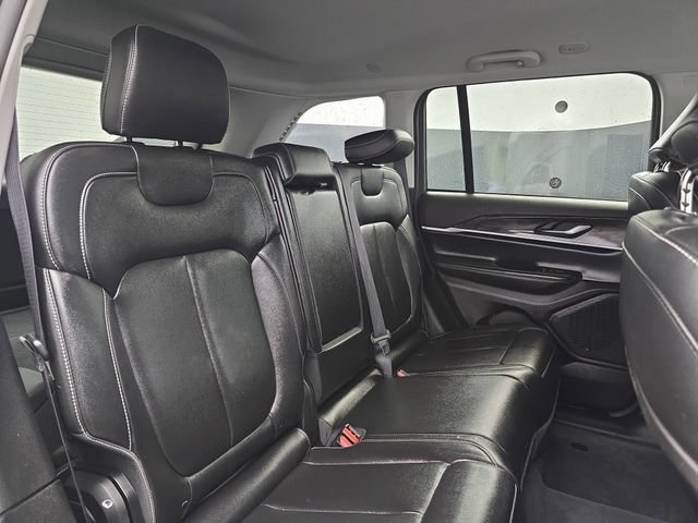 Used 2023 Jeep Grand Cherokee Limited AWD/4WD image 45