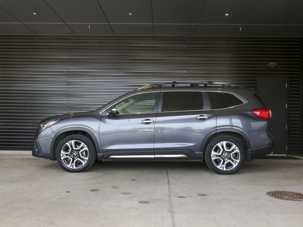 Used 2023 Subaru Ascent Touring image 2
