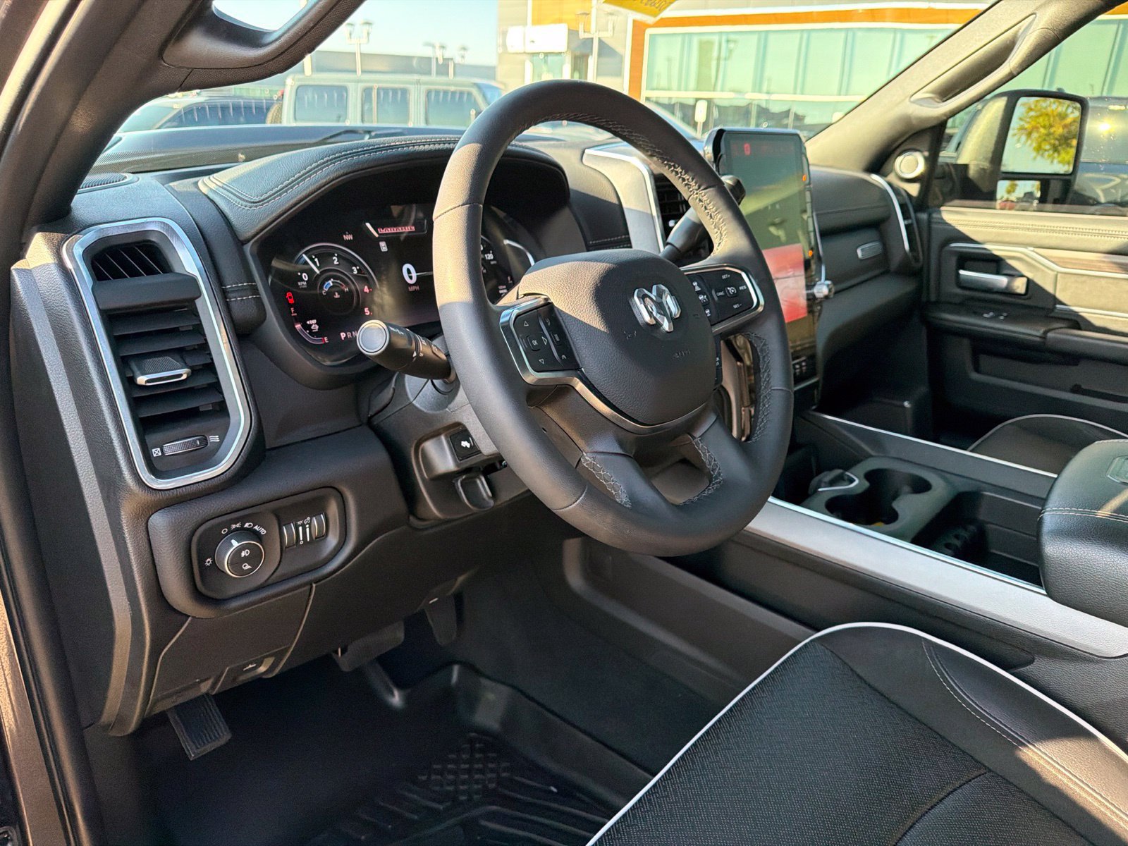Used 2025 RAM 2500 Laramie AWD/4WD image 10